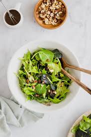 In diesem jahr wächst der salat besonders gut. Einfacher Gruner Salat Mein Lieblingsrezept In 2020 Gruner Salat Gruner Salat Rezepte Beilagensalat