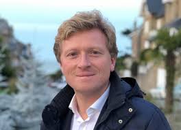 Elections municipales à Dinard : Christophe Fichet présente ses premiers  colistiers