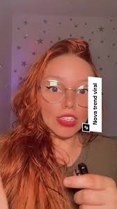 Ela Parou Olhou Sorriu