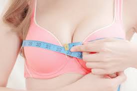That a d cup looks the same on every band size, or that having here's how to hedge your bets:5 x research source. 8 Signs You Re Wearing The Wrong Bra Size Parfaitlingerie Com Blog