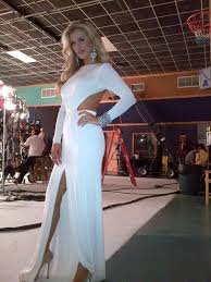 Discover nowfashion, the first real time fashion photography magazine to publish exclusive live fashion shows. Joanna Krupa The Real Housewives Of Miami Opening Credits In Michael Costello Designs Mode Fur Frauen Mode Frau