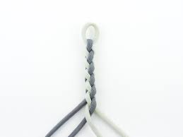 Now pull out a few of these strands, the longer, the better. Four Strand Diamond Braid Extract From Crafting With Paracord By Chad Poole How To Make A Techniques