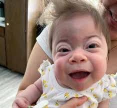 Debra Tobias's Instagram, Twitter & Facebook