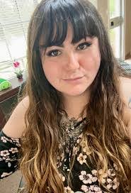 Katie Beckham's Instagram, Twitter & Facebook