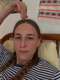 $15 • Anatole and the Toyshop • by Eve Titus • pictures by Paul Galdone •  1970 • link in bio to purchase✨