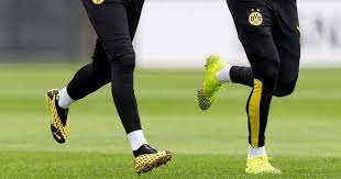 Marco reus has worn puma power boots for a number of years, and will continue to wear the powercat 1.12 in the current white, red and blue colourway for the beginning of the new bundesliga season. Marco Reus Trains In Upcoming Puma Future Colourway Soccerbible