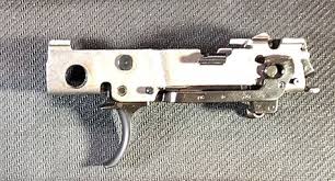 Den nye pistol har en væsentlig større magasinkapacitet og kan leveres med 21 skudsmagasin, hvorimod den gamle m/49 kun har plads til otte skud. Sig Sauer P320 Wikiwand