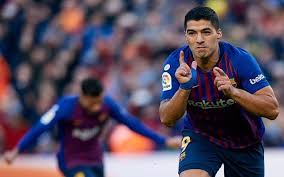 Multiple sources in the uk report that arsenal have launched a £40m bid for ben white. Photo Barcelona Star Suarez Gets Tattoo Of Go To Celebration