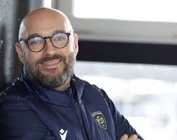 ASM Clermont : aux côtés du futur président Jean-Claude Pats, le nouvel  homme fort s'appelle Benoît Vaz https://lnkd.in/gwfgf5iP