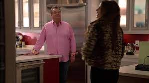 Sì, pensavo che le amarillidi fossero fuori stagione mi ha fatto morire perchè è troppo da manny!!!! Screencaps Of Modern Family Season 3 Episode 14