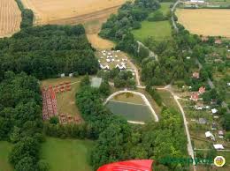 Topografický a satelitný podklad + ďalšie dynamické vrstvy: Camping Babi Hora Hluk Uherske Hradiste Campingplatz Befindet Sich 4 Km Von Der Stadt Hluk Eines Von Mehreren