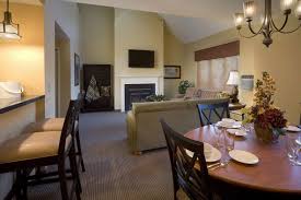 Holiday Inn Club Vacations At Ascutney Mountain Resort Woodstock Vermont Family Getaways Vermont Holiday Inn