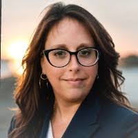 Linda Caporale's Instagram, Twitter & Facebook