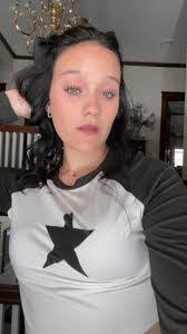 Laurel Nolan's Instagram, Twitter & Facebook