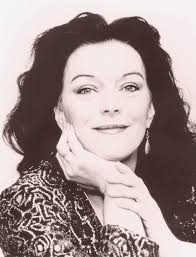 Linda Perillo (Soprano)