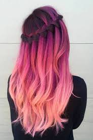 Pastell Rosa Alltagsfrsiur Mit Grossem Zopf Frau Mit Flechtfrisur Ombre Rosa Hair Styles Cute Hair Colors Cool Hair Color