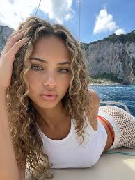 Bella Rowe 🤍 (@itsbellarowe_) • Instagram photos and videos