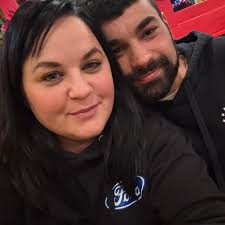 Good afternoon: we're looking for recommendations of reputable/licensed  contractors to replace our roof and a few windows. Plus, deck railings,  ext. light post, small wood fence, etc. First hand knowledge  recommendations are