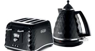 Win A Delonghi Kettle And Toaster With Wayfair Co Uk At Home Magazine Celebrities Fashion Life Kettle And Toaster House And Home Magazine Kitchen Themes