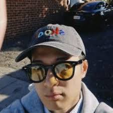 Ephraim Lee's Instagram, Twitter & Facebook