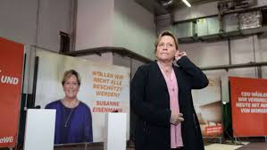 Gehen wir es gemeinsam an! Wahlplakat Von Susanne Eisenmann Fdp Mann Startet Missgluckten Konter Baden Wurttemberg Stuttgarter Zeitung