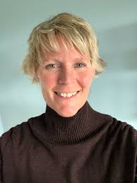 Si hei til Bjørg! Hun er det nyeste tilskuddet i rådgiver-teamet vårt 😄  Bjørg skal som seniorrådgiver jobbe med brukerstøtte, kundeprosjekter og  rådgivning rundt kommunal virksomhetsstyring. Bjørg bor i Skien og skal