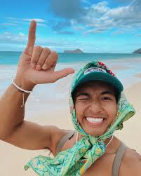 Choose happy 🌈 #shaka