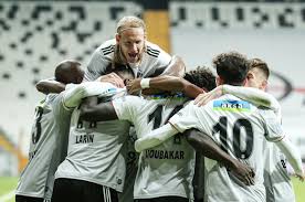 Nefes kesen derbide 3 de kırmızı kart çıktı ! Troubled Besiktas Hopes To Make Amends In Fenerbahce Derby Daily Sabah