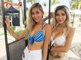 And doesnt looks like jessica at all. More Than Dumb Blondes Here S A Side To Dj And Mc Duo The Leng Sisters That You Don T Know About