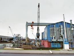 The new icebreaker, eisbrecher7, with a length of 120m, a width of 27.5m and a draught of 8.5m, is the largest single order in pella sieta's. Datei Pella Sietas Werft 1 Jpg Wikipedia
