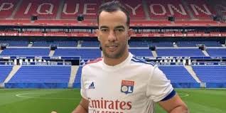 Video Djamel Benlamri Presente Officiellement Par L Olympique Lyonnais