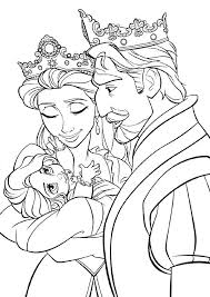 Coloriages de raiponce, raiponce, pascal, flynn rider, maximus. Coloriage Raiponce Avec Ses Parents Dessin Gratuit A Imprimer