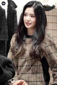 Koreans Claim These 2 Hairstyles Make Girls Look Innocent Koreaboo Red Velvet Irene Hair Styles Straight Black Hair