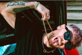 Cardi b, chris brown, bruno mars şi queen latifah au fost o parte dintre vedetele î;ncoronate la gala bet awards. Nane La Varsta La Care Rap Ul Se Vede Altfel Muzica Mea E Pentru Oamenii Simpli