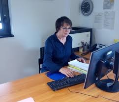 Si vous rencontrez des difficultés lors de cette inscription en ligne vous pouvez appeler le service sinon, inscrivez vous en suivants pas à pas les instructions. A Pole Emploi L Accompagnement Des Demandeurs D Emploi Se Poursuit Meme A Distance Le Courrier Du Pays De Retz