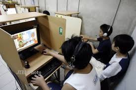 Telah terbukti banyak orang yang sukses meraup keuntungan dari bisnis warnet. Banyak Warnet Di Kulonprogo Pasang Bilik Tertutup