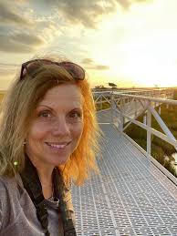 Ding' Lecturer Addresses Ornitherapy, Health Benefits of Mindful Nature  Experiences