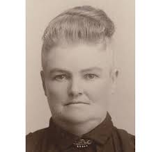 DES MONES IOWA, STUDIO PORTRAIT BY JAMES, OLDER LADY W/ PRETTY DRESS