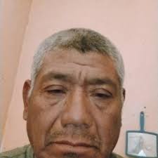 No no lo creo. No creo se te pueda ignorar. Eres una mujer Hermosa y linda.  Quizás no todos por prejuicios. pero eres hermosa Atravedida deseable.  Bendiciones y SUERTE.!!!