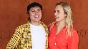Chloe's birth flower is marigold and birthstone is opal and tourmaline. Photos Chloe Jouannet Folle Amoureuse De Son Cheri Zacharie Chasseriaud A Roland Garros Voici