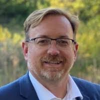 Michael Piasecki's Instagram, Twitter & Facebook