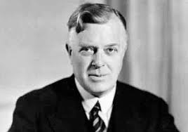 Frank Pick tribute artwork unveiled at Piccadilly Circus station