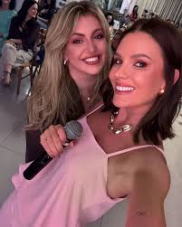 Que honra estar com vocês! ❤️‍🔥 Uma palestra feita com muito amor para 80  mulheres advogadas de Araranguá! Muito feliz com cada msg, cada foto, cada  abraço. Obrigada @oabararangua, foi incrível estar