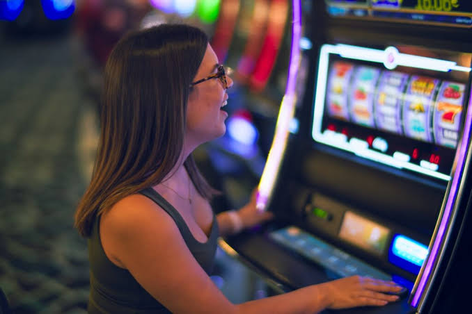 How to Play Slots: A Beginner's Guide | Legends Bay Casino