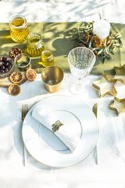 Thierry, le chef de cuisine est aussi le patron du restaurant, dans le but de vous proposer une régularité de la qualité de la cuisine et de l'originalité des plats. Huiles Et Olives Table De Noel Sur Le Theme Huile D Olive Et Olivier C Est Possible
