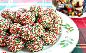 If you love baking, and especially christmas baking, as much as i do, this is the list for you! 25 Of The Most Festive Looking Christmas Cookies Ever