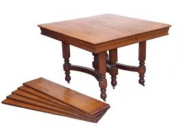 The top on this table is constructed out of choice quarter sawn oak and finished with an egg & tongue carved apron. Ca 1900 Quarter Sawn Oak Dining Table With 5 Leaves Lofty Marketplace