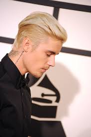 Tra i capelli corti e lunghi di jb, abbiamo trovato tonnellate di grande . Justin Bieber I Dreadlock Con Polemica E Tutte Le Altre Trasformazioni Dei Suoi Capelli Gq Italia