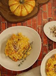 Veganes Risotto Mit Kurbis Haselnuss In 2020 Veganes Risotto Risotto Haselnuss