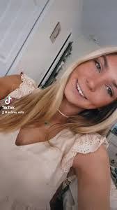 Aubrey Willis's Instagram, Twitter & Facebook